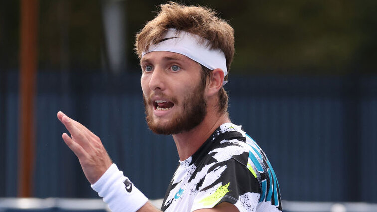 Moutet tennis discount