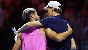Arm in Arm: Carlos Alcaraz und Jannik Sinner zuletzt in Riad