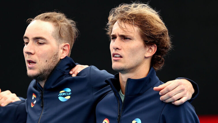 Die deutschen Davis-Cup-Spieler Jan-Lennard Struff (l.) und Alexander Zverev (r.) sind in Indian Wells von Beginn an voll gefordert. Getty Images