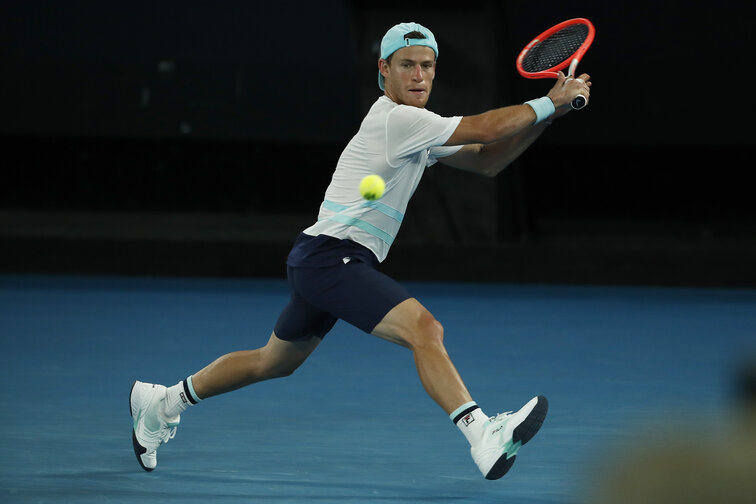 Diego Schwartzman struggles with knee problems