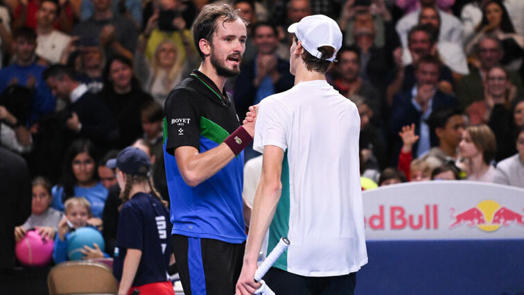 Für Daniil Medvedev und Jannik Sinner machte sich die Finalteilnahme in Wien doppelt bezahlt.