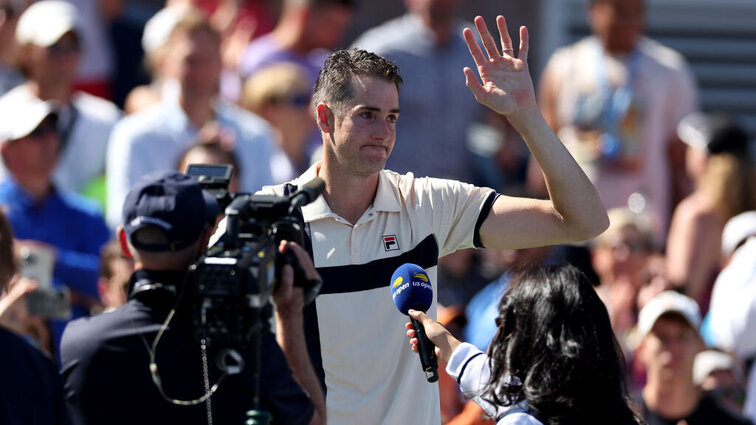 John Isner verabschiedete sich bei den US Open von den Fans. John Isner verabschiedete sich bei den US Open von den Fans.