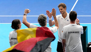 Das deutsche Team freut sich über die tolle Unterstützung in Düsseldorf.