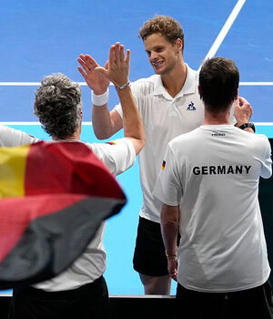 Das deutsche Team freut sich über die tolle Unterstützung in Düsseldorf.