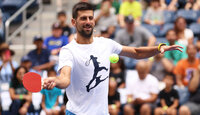 Vielleicht sollte man Novak Djokovic zwingen, mit einem Tischtennisspieler anzutreten
