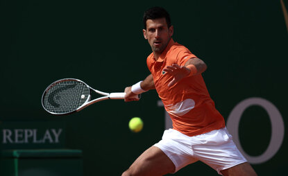 Novak Djokovic gewann gegen Miomir Kecmanovic in drei Sätzen Novak Djokovic gewann gegen Miomir Kecmanovic in drei Sätzen