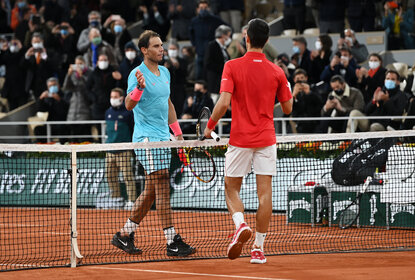 Novak Djokovic zollte Rafael Nadal nach dessen Sieg im Endspiel bei den French Open Respekt Novak Djokovic zollte Rafael Nadal nach dessen Sieg im Endspiel bei den French Open Respekt