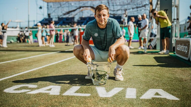 Tallon Griekspoor mit dem Pokal der Mallorca Championships Tallon Griekspoor mit dem Pokal der Mallorca Championships