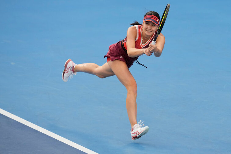 Eva Lys scheiterte in Peking in der ersten Hauptfeld-Runde an der Lettin Jelena Ostapenko in drei Sätzen
