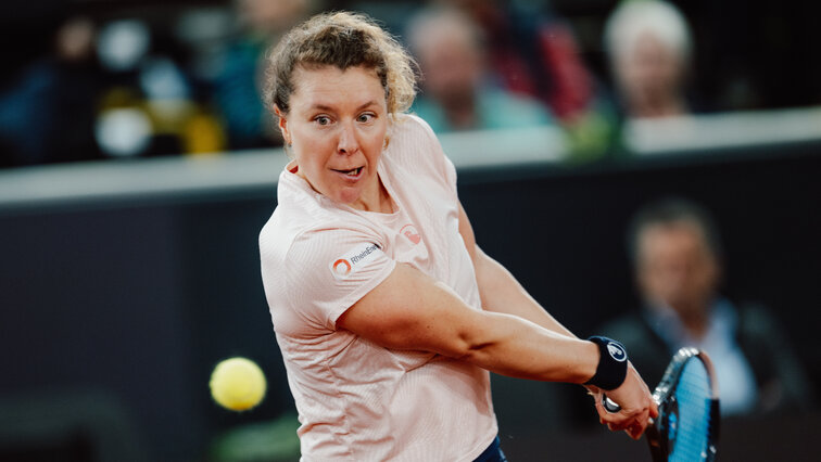 Anna-Lena Friedsam hat in Paris gegen Mona Barthel gewonnen.