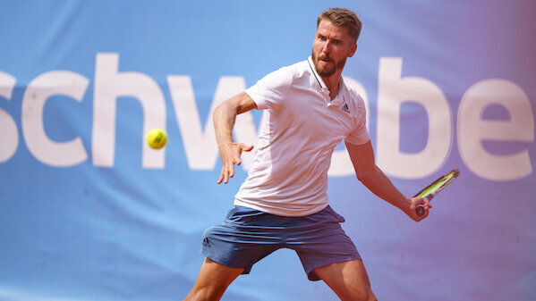 Mit dem Triumph im Dreisatz-Thriller gegen Gadamauri erreichte Cedrik-Marcel Stebe beim Challenger in Augsburg das Viertelfinale. Moritz Pajonk