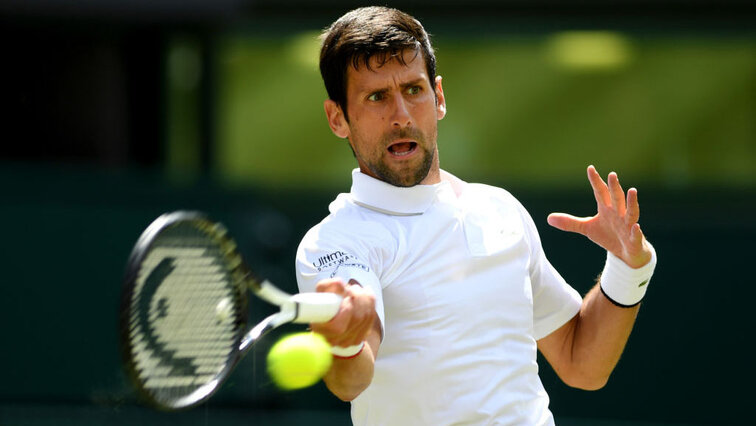 Novak Djokovic steht in Wimbledon in Runde zwei Novak Djokovic is in round two at Wimbledon