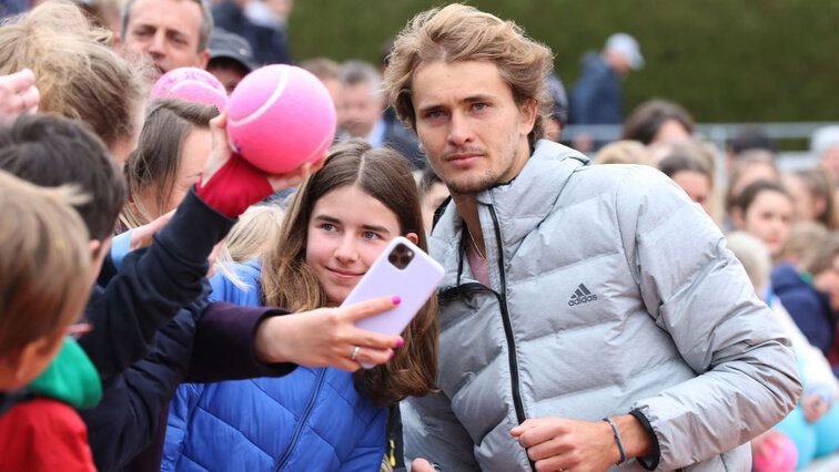 Alexander Zverev - begehrter Selfie-Partner nicht nur in München Alexander Zverev - coveted selfie partner not only in Munich