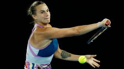 Aryna Sabalenka und der Tiger am Unterarm - eine gewinnende Kombination Aryna Sabalenka und der Tiger am Unterarm - eine gewinnende Kombination