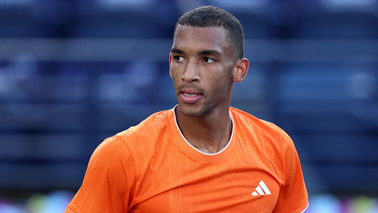 Félix Auger-Aliassime hat sich vor historischer Kulisse in Nimes den Turniertitel beim UTS geholt Félix Auger-Aliassime hat sich vor historischer Kulisse in Nimes den Turniertitel beim UTS geholt