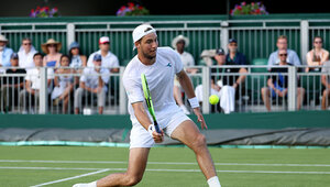 Jan-Lennard Struff spielte in den Mittwochabend hinein sein Zweitrundenmatch.
