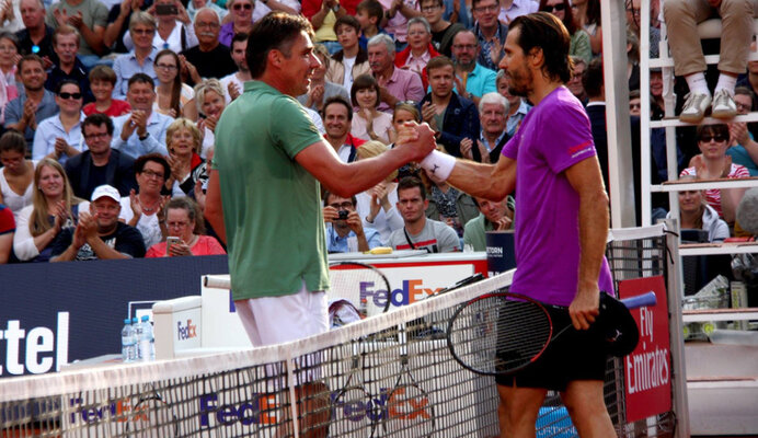 Das launige Legenden-Match gewann Tommy Haas gegen Turnierdirektor Michael Stich.