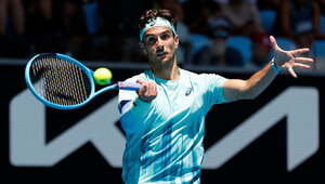Lorenzo Musetti steht in Melbourne in Runde drei