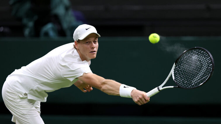 Jannik Sinner zeigte gegen Miomir Kecmanovic dominantes Rasentennis. Jannik Sinner zeigte gegen Miomir Kecmanovic dominantes Rasentennis.