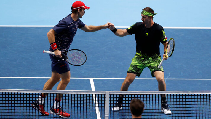 All eyes on the gentlemen on the right: Michael Venus also shows offensive demands on fashion. Thanks go to the Hydrogen company.