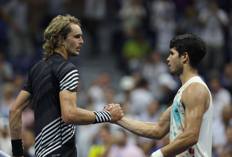 Alexander Zverev muss zum Auftakt der ATP Finals in Turin gegen Carlos Alcaraz ran