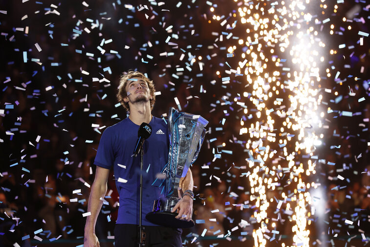 Alexander Zverev steht in der Preisgeld-Bestenliste in den Top Ten Alexander Zverev is in the top ten of the prize money list