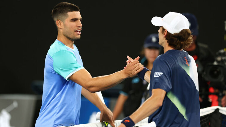 Carlos Alcaraz und Alex De Minaur messen sich zum Auftakt der ATP Finals in Turin. Carlos Alcaraz und Alex De Minaur messen sich zum Auftakt der ATP Finals in Turin.