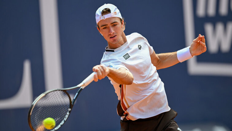 Lukas Neumayer steht in New York in Runde zwei