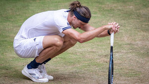 Alexander Zverev hatte am Samstag in Halle mit körperlichen Problemen zu kämpfen