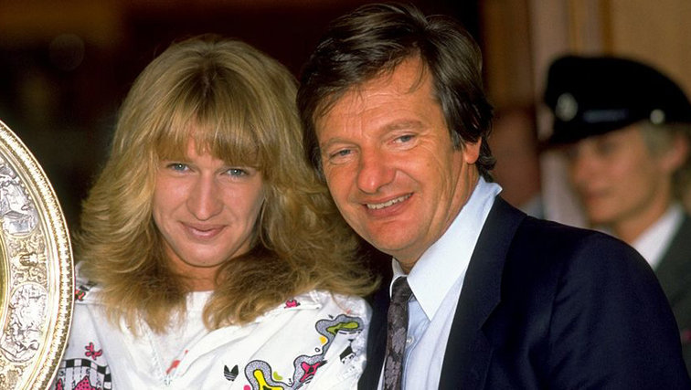 Steffi and Peter Graf after the Wimbledon victory in 1989