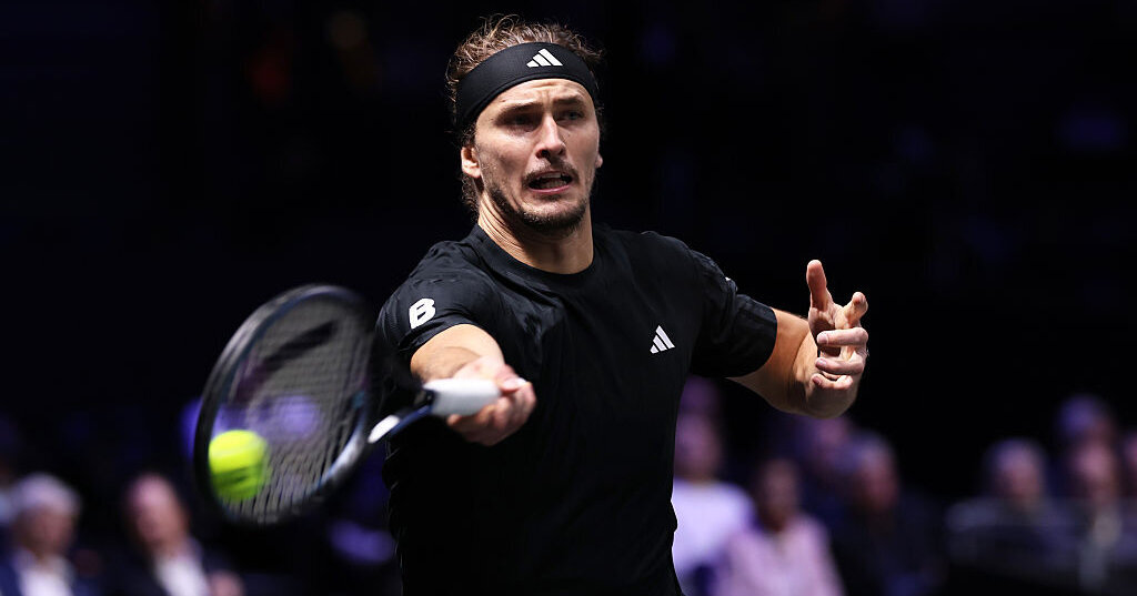 ATP-Masters-Paris-Zverev-zieht-nach-hartem-Kampf-ins-Achtelfinale-ein