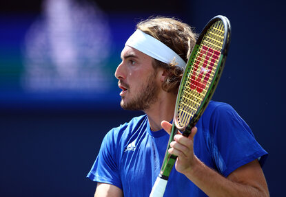 Stefanos Tsitsipas hat mit seinen Aussagen rund um die COVID-19-Impfung Kontroversen im eignen Land ausgelöst Stefanos Tsitsipas hat mit seinen Aussagen rund um die COVID-19-Impfung Kontroversen im eignen Land ausgelöst