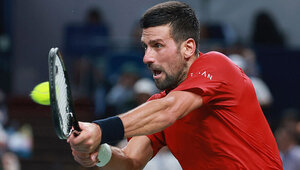 Novak Djokovic ist in Athen erfolgreich gestartet - allerdings nicht in Rot