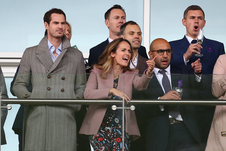 Andy Murray von Prinz Charles zum Ritter geschlagen ...