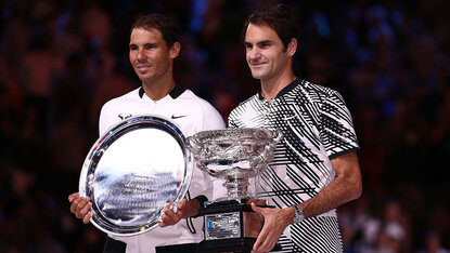 Rafael Nadal und Roger Federer nach dem Finale der Australian Open 2017 Rafael Nadal und Roger Federer nach dem Finale der Australian Open 2017