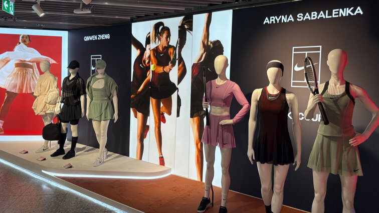 Qinwen Zheng und Aryna Sabalenka dominieren im Nike-Store in Paris Qinwen Zheng und Aryna Sabalenka dominieren im Nike-Store in Paris