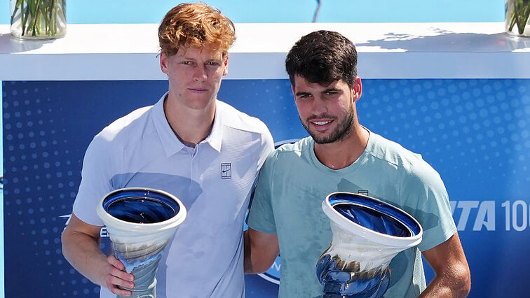 Ein angeschlagener Jannik Sinner und Carlos Alcaraz in Cincinnati 2025 Ein angeschlagener Jannik Sinner und Carlos Alcaraz in Cincinnati 2025