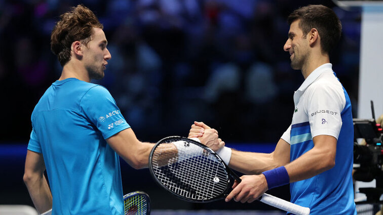 Casper Ruud und Novak Djokovic im letzten Jahr bei den ATP Finals