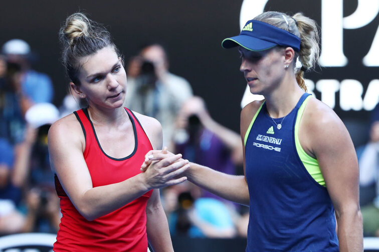 Angelique Kerber könnte in Rom schon früh auf Simona Halep treffen Angelique Kerber und Simona Halep beim Handshake