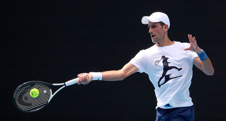 Novak Djokovic trainiert bereits am Gelände der Australian Open - wird er auch starten dürfen?
