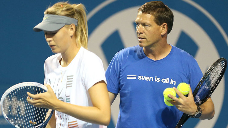 Sven Groeneveld at the side of Maria Sharapova in Brisbane 2014
