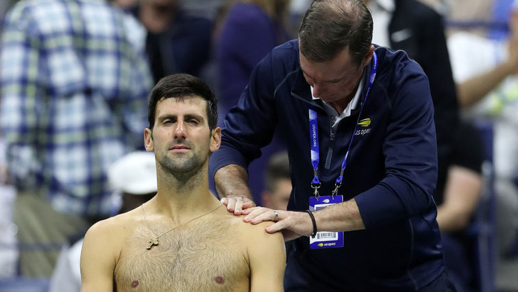 Novak Djokovic lässt seine Schulter noch ruhen