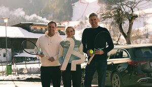 Freuen sich auf die Rückkehr der Tennis-Damen: v.l. KTC-Turniergeschäftsführer Florian Zinnagl, Kitzbühel Tourismus Geschäftsführerin Viktoria Veider-Walser, Turnierveranstalter Herbert Günther