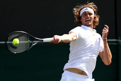 Alexander Zverev steht nach einem Zweisatz-Erfolg über Lorenzo Sonego im Viertelfinale von HalleWestfalen