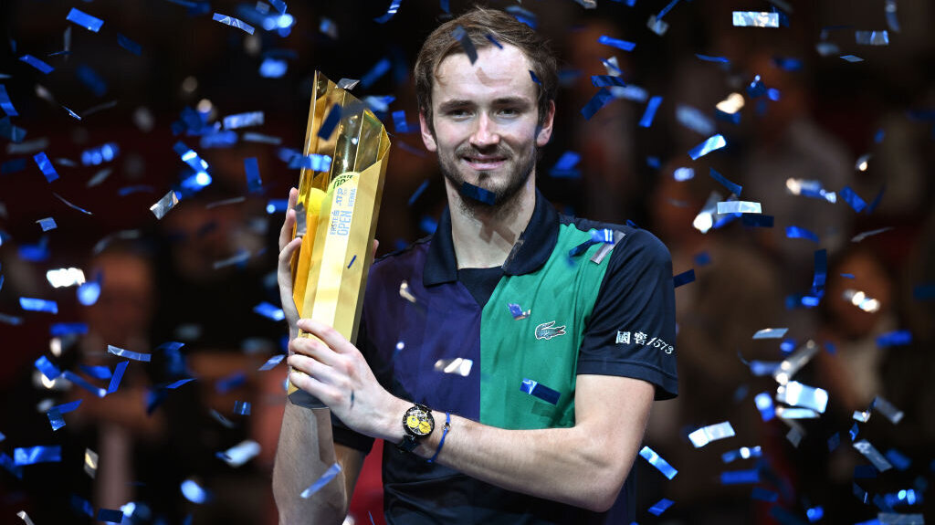 Daniil Medvedev into Vienna final, one win from ATP Finals