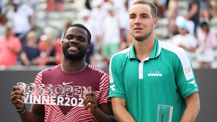 Das Siegerbild der BOSS Open 2023: Frances Tiafoe und Jan-Lennard Struff