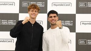 Stehen Jannik Sinner und Carlos Alcaraz bald auf der gleichen Seite des Platzes?