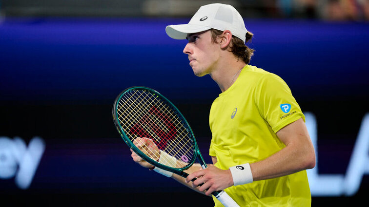 Trotz verlorenem ersten Satz triumphierte Alex De Minaur gegen Alexander Zverev. Trotz verlorenem ersten Satz triumphierte Alex De Minaur gegen Alexander Zverev.