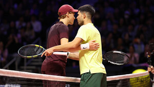 Jannik Sinner (l.) und Carlos Alcaraz dominieren das Herrentennis