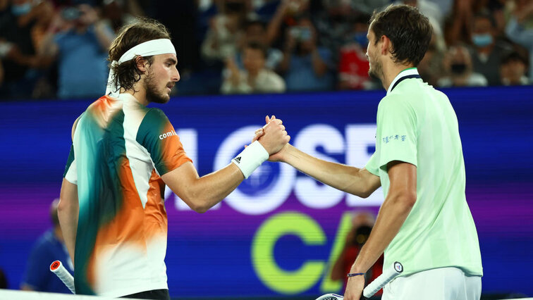 Stefanos Tsitsipas und Daniil Medvedev bei den Australian Open 2022